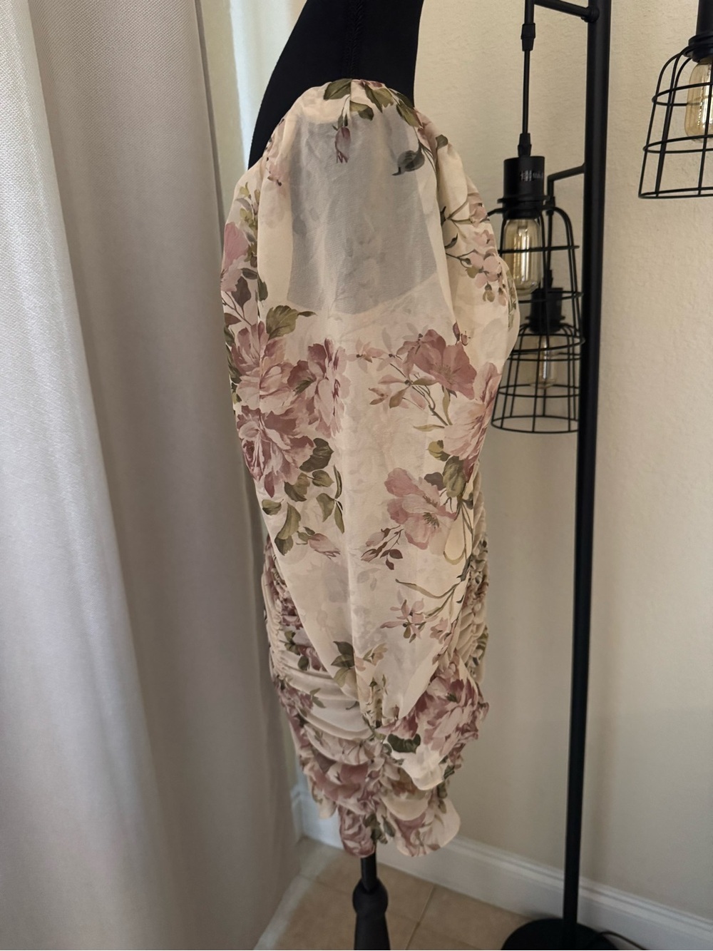 Zara Floral Ruched Mini Dress Cream Pink Puff Sleeve Bodycon Size Small - Picture 6 of 9